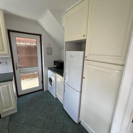 Charming 3-Bed House In Leighton Buzzard Villa Buitenkant foto