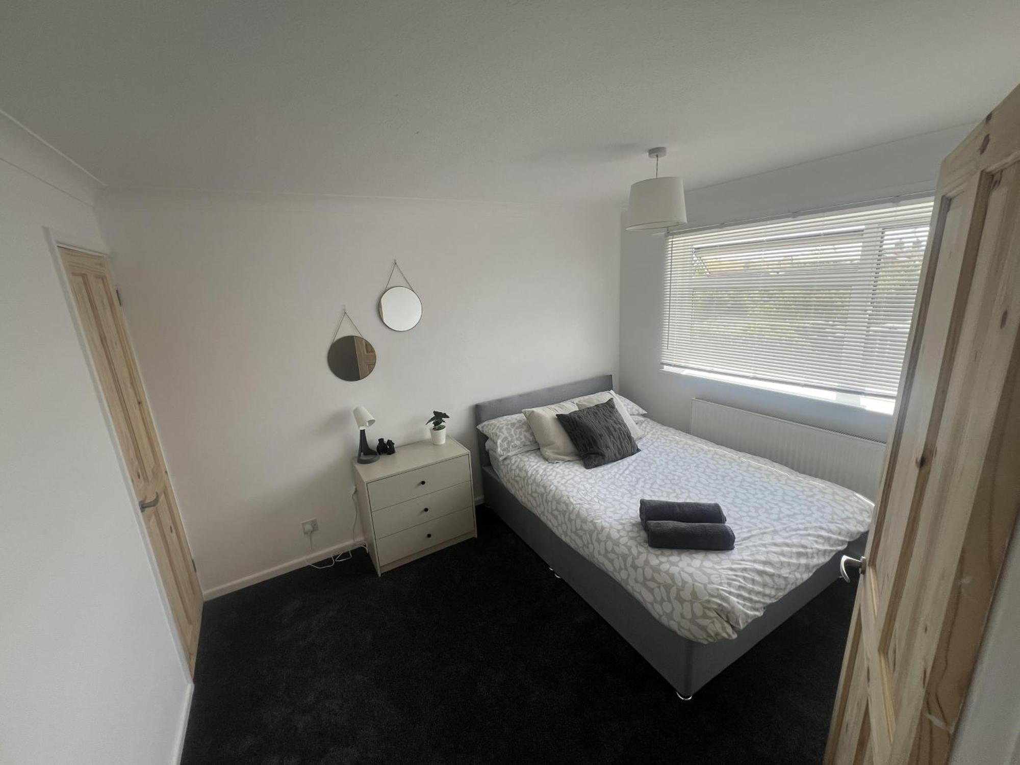 Charming 3-Bed House In Leighton Buzzard Villa Buitenkant foto