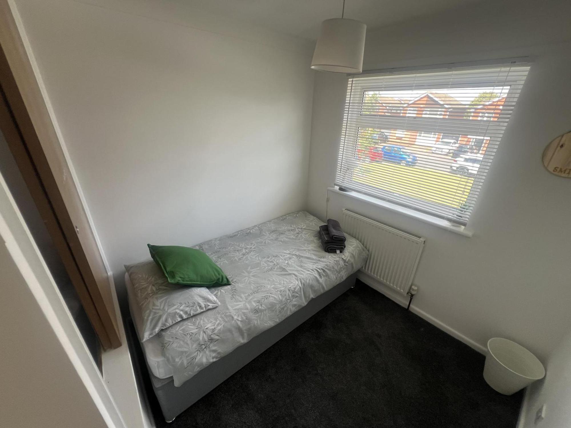 Charming 3-Bed House In Leighton Buzzard Villa Buitenkant foto