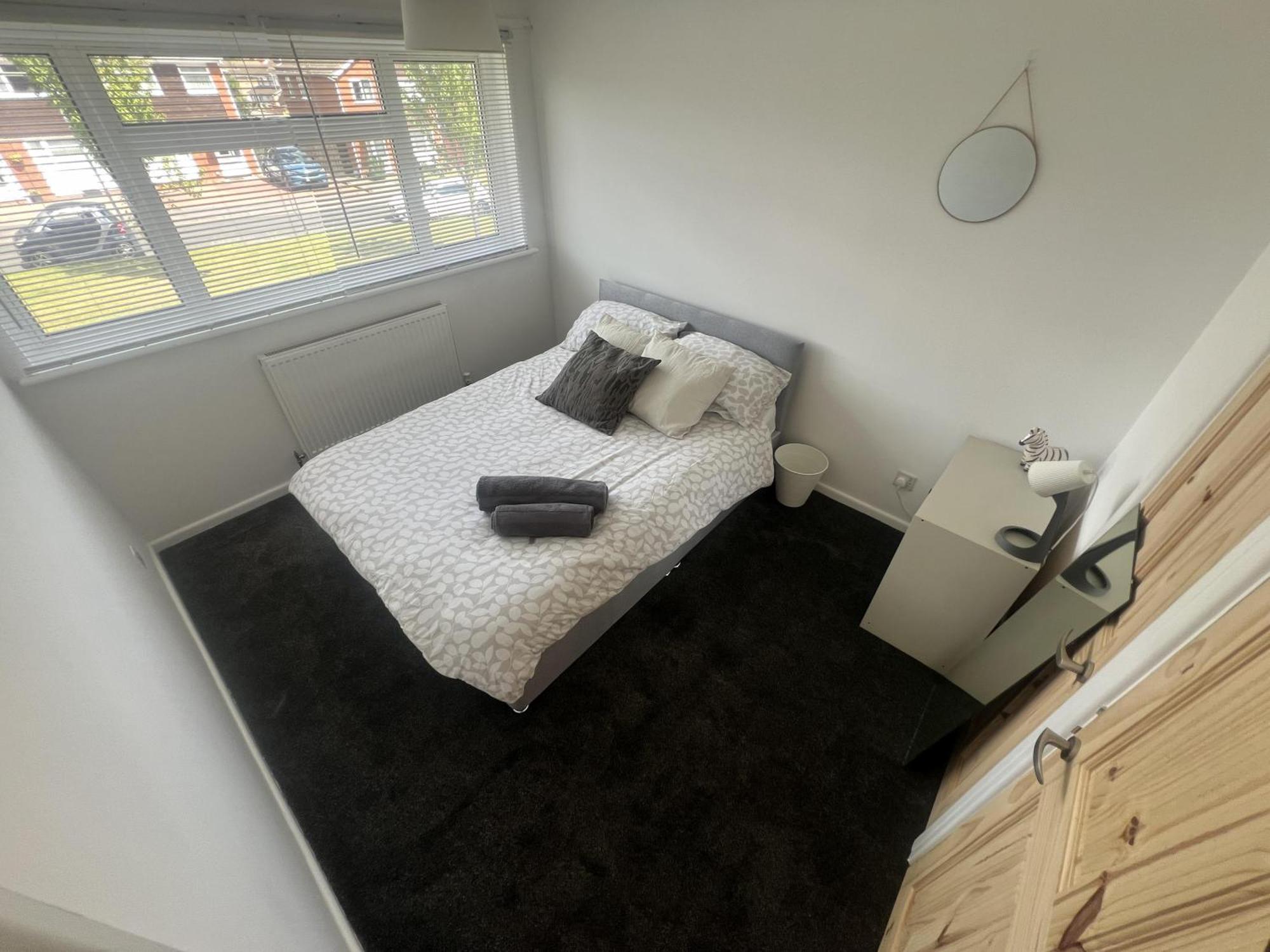 Charming 3-Bed House In Leighton Buzzard Villa Buitenkant foto